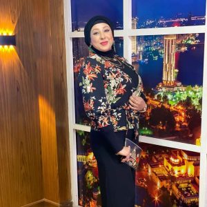 حصول الإعلامية عزة يحيي على درجة الدكتوراة