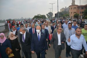 وسط فرحة كبيرة من المواطنين.... محافظ القليوبية يؤدي صلاة عيد الاضحي المبارك بمسجد ناصر بمدينة بنها بحضور رئيس جامعة بنها ومدير امن القليوبية