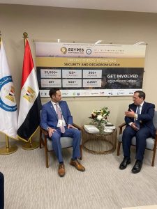 فى إطار المشاركة بمؤتمر أديبك ... جلسة مباحثات للمهندس طارق الملا مع وزير الطاقة والتعدين بدولة كندا 