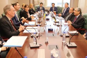 وزير الكهرباء والطاقة المتجددة يستقبل وزير التعاون الإنمائي الدولي والتجارة الخارجية السويدي وسفير السويد بالقاهرة والوفد المرافق لهما وذلك لبحث سبل دعم وتعزيز التعاون بين البلدين 