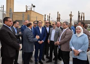 رئيس الوزراء يتابع سير العمل بمشروع حدائق الفسطاط 