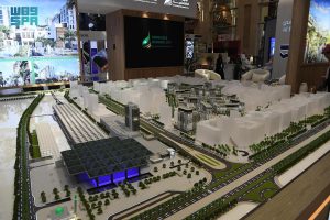 وزارة الحج تستعرض مشروعات البنى التحتية الذكية لخدمة ضيوف الرحمن في مكة والمدينة