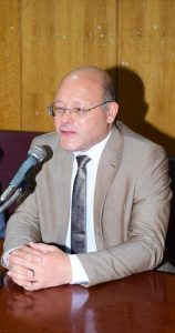 رئيس جامعة سوهاج يطالب الأطباء بزيادة الجهود الطبية للمرضي