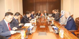 وزير الزراعة يبحث مع نائب حاكم مقاطعة سيتشوان الصينية افاق التعاون المشترك في الأنشطة الزراعية المختلفة 