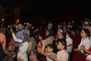 المهرجان القومي للمسرح المصري يرفع لافتة كامل العدد في أول أيام عروضه المسرحية 