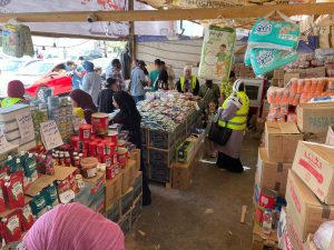 حزب مستقبل وطن ينظم معرض سلع غذائية وملابس بتخفيضات تصل ٣٠٪