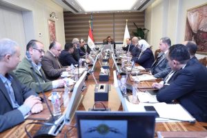 وزير التنمية المحلية يتابع الموقف التنفيذي لمشروعات البنية التحتية لمنظومة المخلفات بالمحافظات