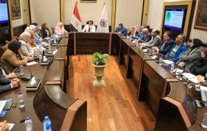 وزير الصحة يعقد اجتماعًا مع مديري إدارات الرعاية الصحية الأولية بجميع المحافظات 