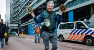 الأزهر يدعو الشعوب العربية والإسلامية لمقاطعة المنتجات الهولنديَّة والسويديَّة نصرةً للمصحف الشريف