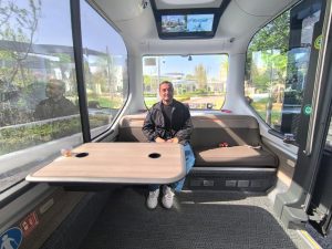 بالصور...الصين تطلق الباص الذكى بدون سائق فى شوارع بكين