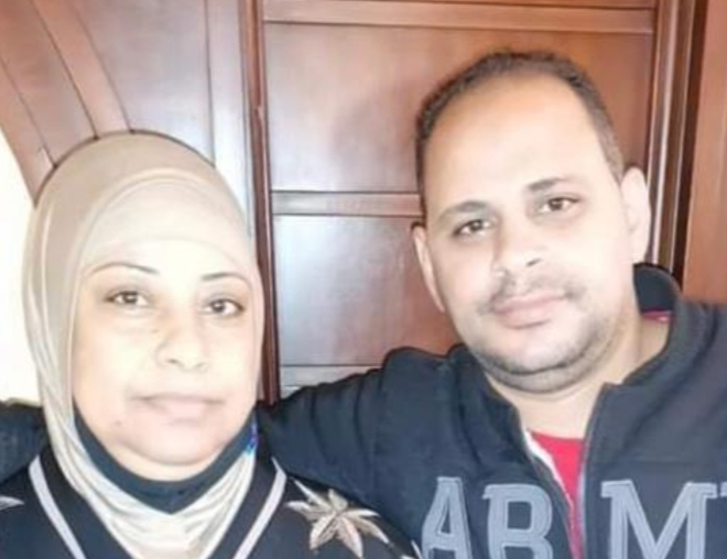 أمي ..يامن أحب وأهوى