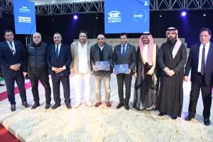 وزير الشباب والرياضة المصري يتسلم إشارة البدء للمنتدى العالمي للاستثمار الرياضي بالرياض