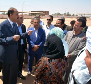 جراء تردي الطرق بقروي أولاد سلامة والدويرات  : محافظ سوهاج يُقيل رئيس مركز محلي المنشاة