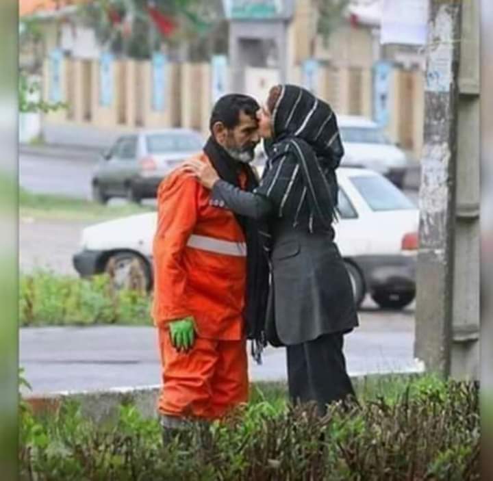 هذا أبي وافتخر