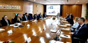 فى اجتماع اللجنة المنظمة برئاسة المهندس طارق الملا وزير البترول والثروة المعدنية