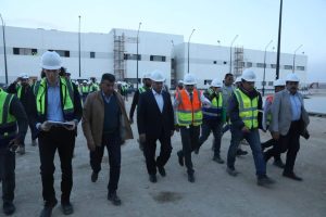 وزير النقل يتفقد مواقع العمل بمشرعي مونوريل شرق وغرب النيل لمتابعة تنفيذ الخطة الزمنية للإنتهاء من المشروعين  